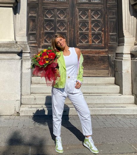 Alice De Bortoli_ onlyfans lean