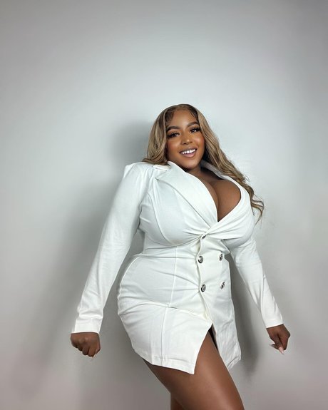 JeNelle Tucker strip onlyfans