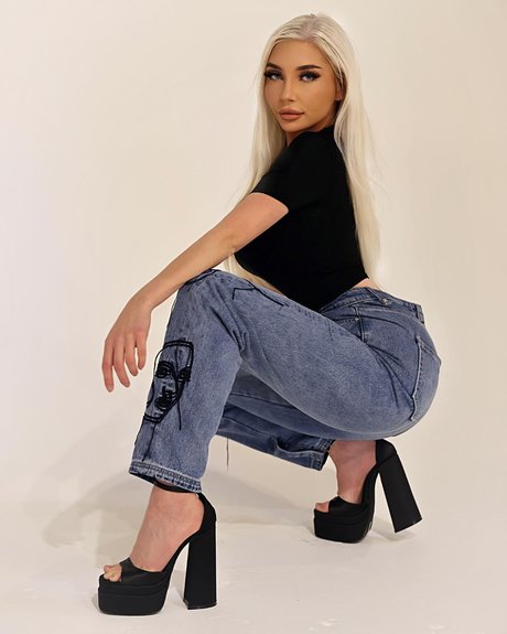 sexy ladyboy onlyfans art naked render