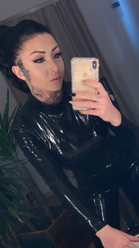 Inkedfleur_ onlyfans leaked pictures