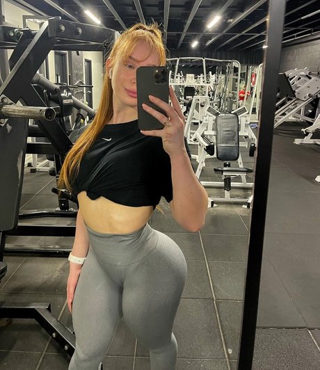 Amber J Smith onlyfans public photos