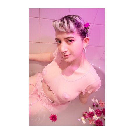 Jazmin Pastela onlyfans striptease