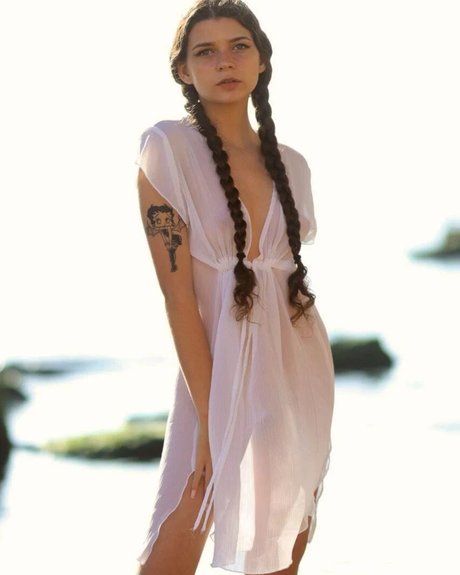 Emily Miller nude only fans