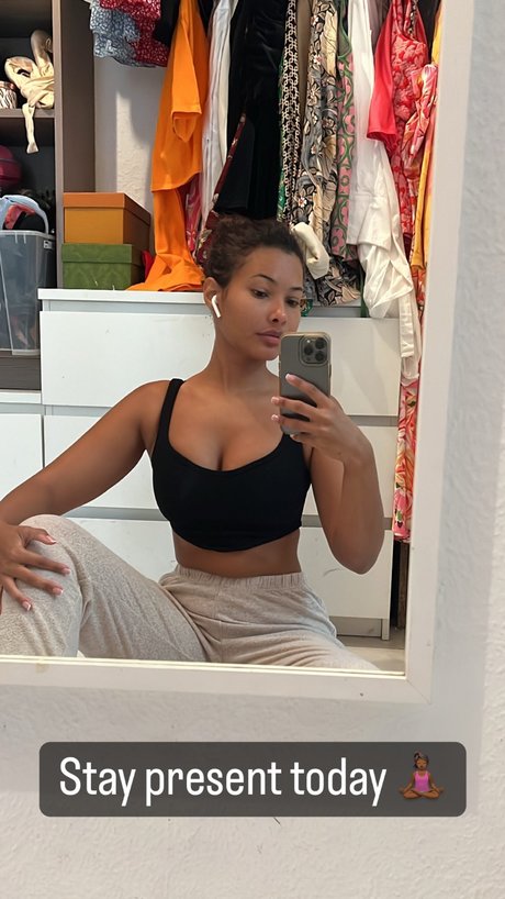 Steph Esther Profile image