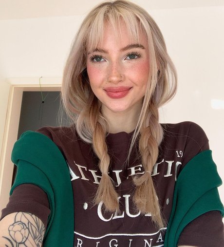 sailing onlyfans sex depiction