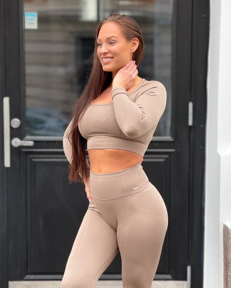 Christina Strom Faere onlyfans leajs