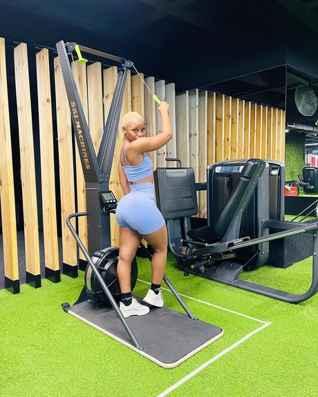 Sharon Gambu desnuda onlyfans