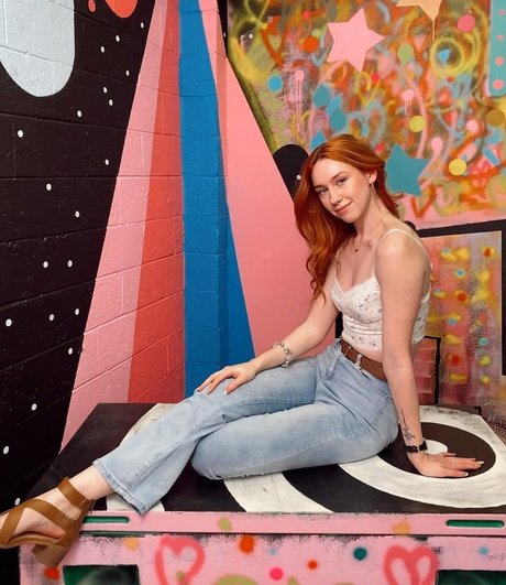 Ana Saia_ onlyfans model images