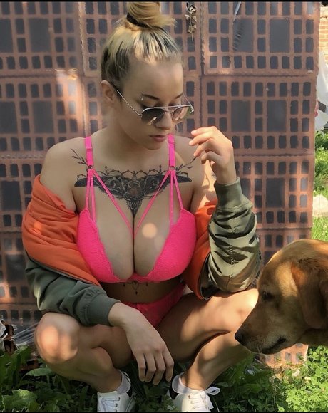 Suzana Zvonar_ strip onlyfans