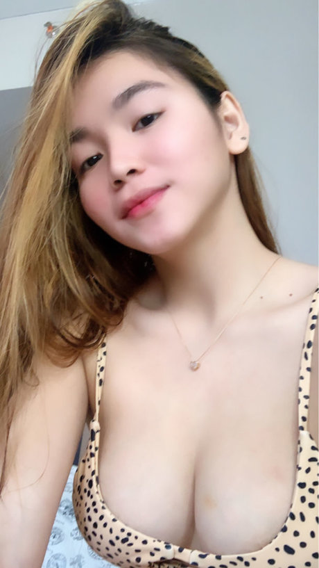 Maria Follosco naked only fans