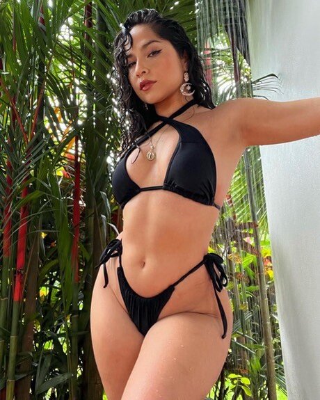 Jessica Gabriela topless onlyfans
