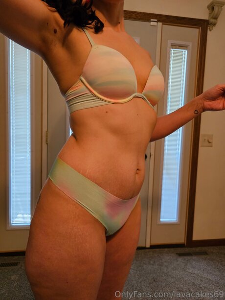 Lavacakes69 onlyfans tits