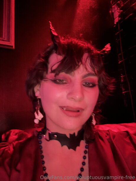 Voluptuousvampire Free onlyfans explicit content