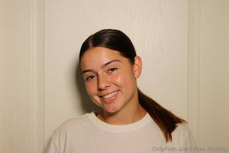 Dose Of Daisy onlyfans strip tease