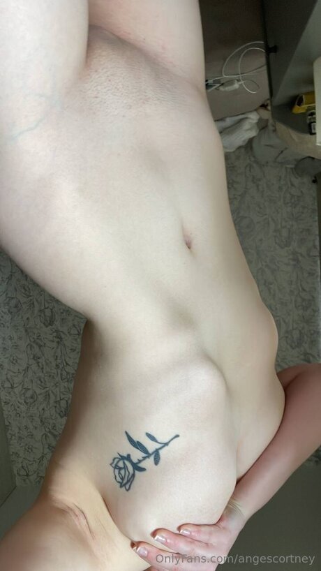Angescortney naked on onlyfans