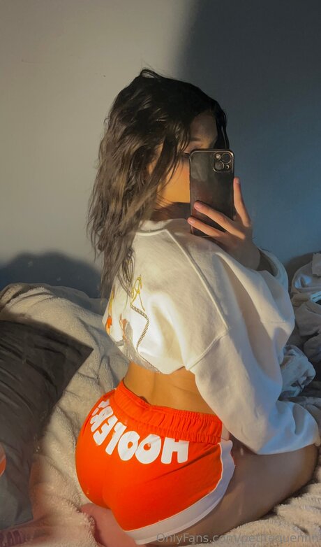 Petitequennn onlyfans leak