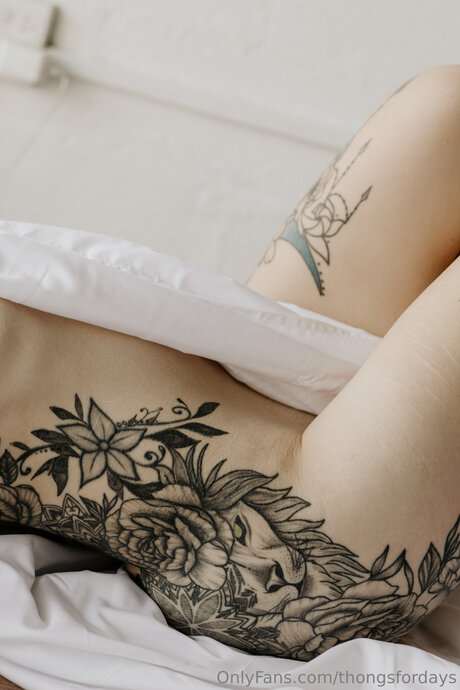 Thongsfordays only fans nudes