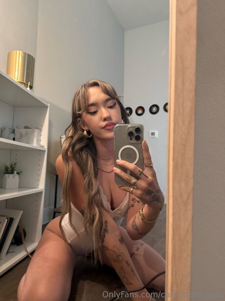 Corvettemykala nude onlyfans leaks