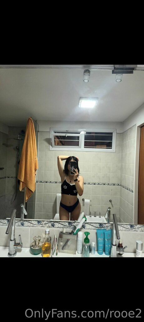 Rooe2 onlyfans nude leak