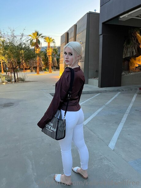 Kaleekidwellfree onlyfans star