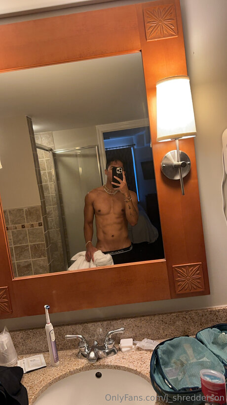 J Shredderson onlyfans leaked.