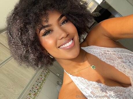 Emanuela Ebony nsfw onlyfans