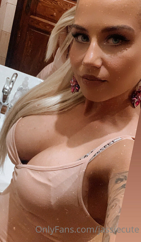 jassiecute onlyfans strip