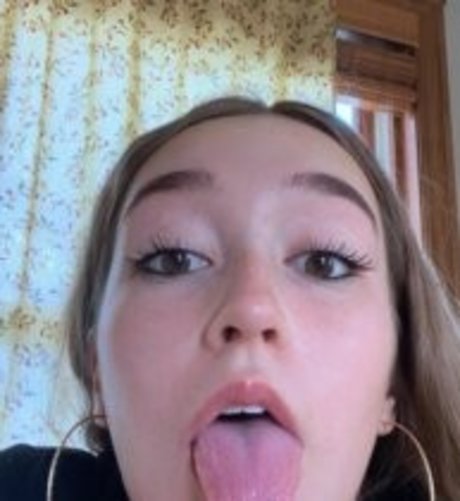 Lasmren ASMR topless onlyfans