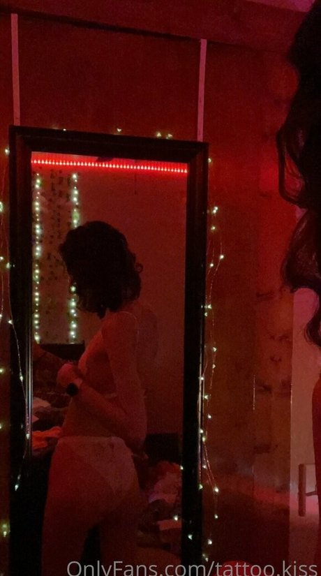 tattoo kiss onlyfans nudes leak