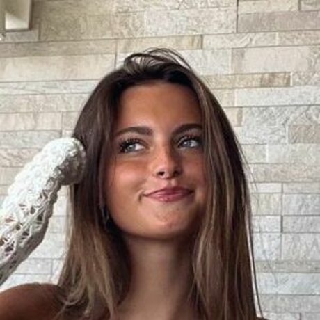 Emerson Llewallyn onlyfans fotos