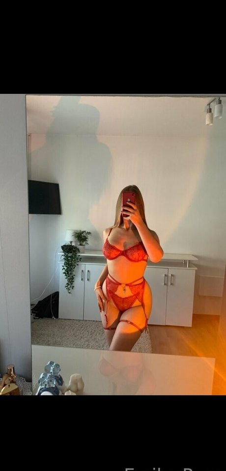 emilyxross nudes leaked onlyfans