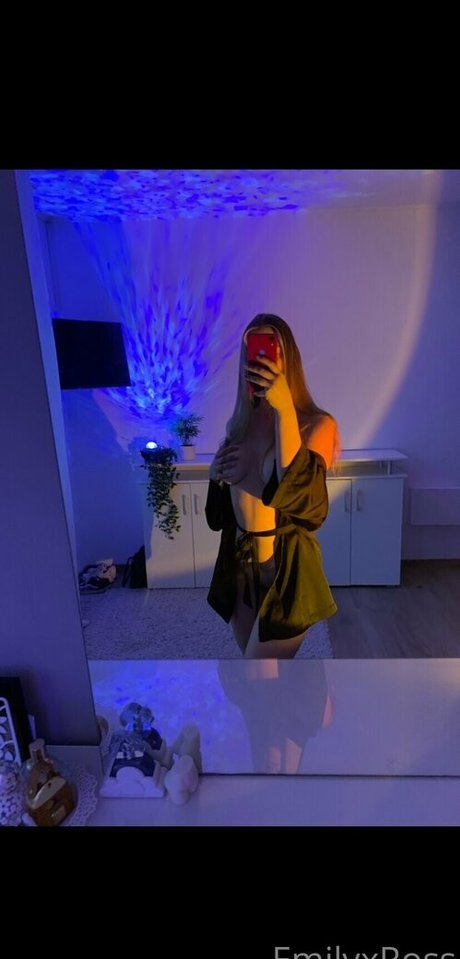 emilyxross onlyfans content leaked