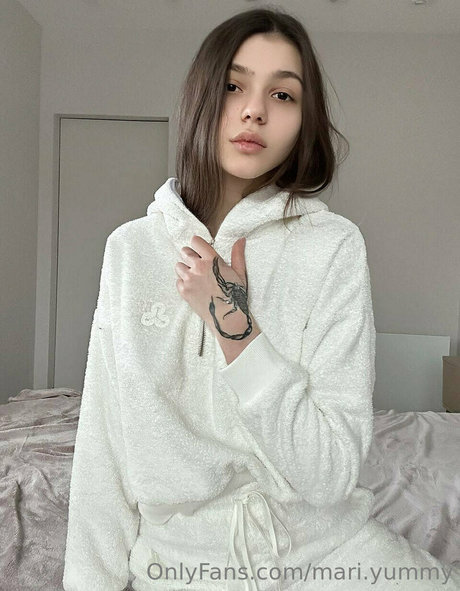 mari yummy onlyfans strip tease