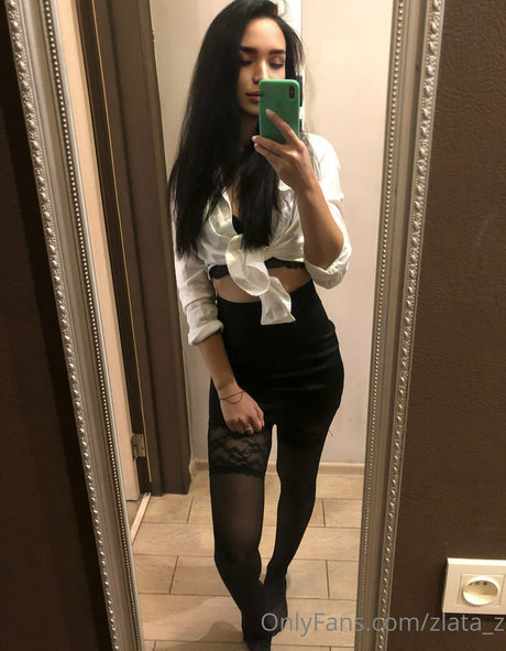 golden zlata only fans pic