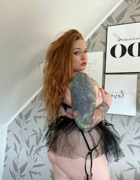 lunaloufoxfree nude only fans leaks