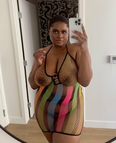 thelingerielounge nude onlyfans