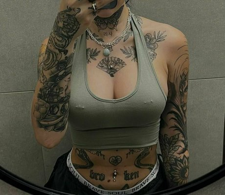 yami liia onlyfans model images