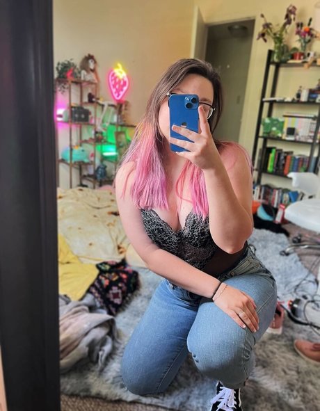 Strawbre onlyfans pictures