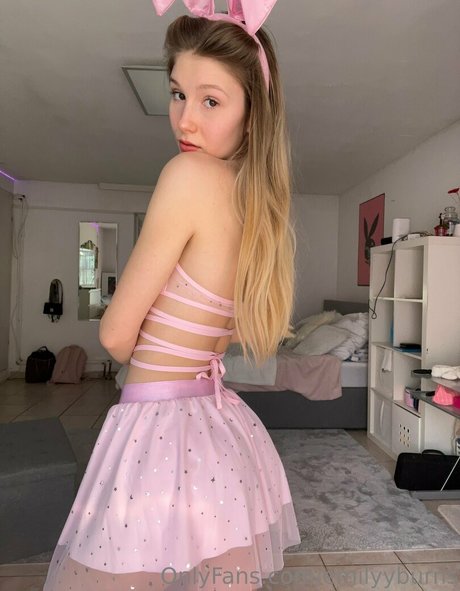 emilyyburns onlyfans pics leaked