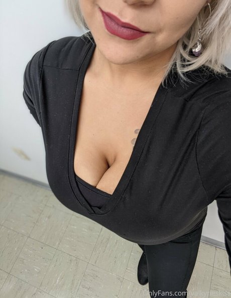 valkyrieskiss onlyfans sexy