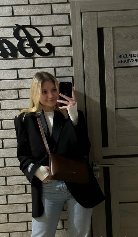 pervokursnica onlyfans photos