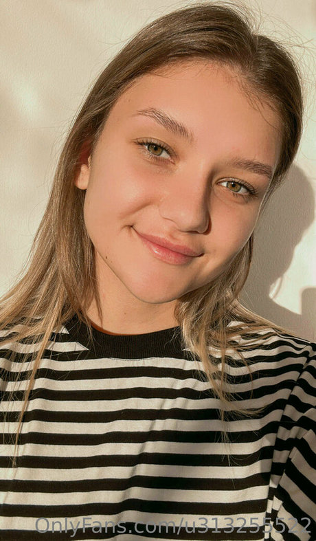 pervokursnica onlyfans leaked tits