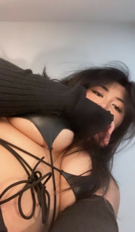 Rosaphy Rxsekiss sexy onlyfans