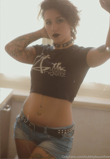 bubblybuumfree naked on onlyfans