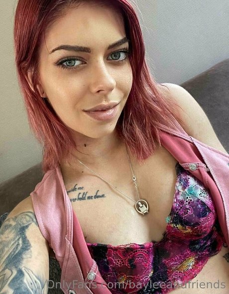bayleeandfriends onlyfans fuck