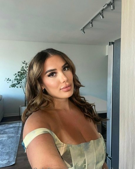 gym girls onlyfans naked self-portrait