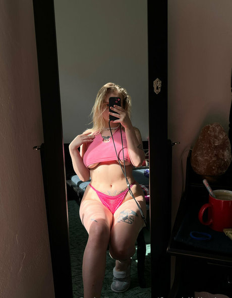 freekikihelen onlyfans photo