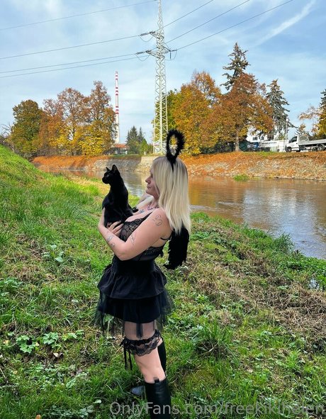 freekikihelen naked only fans