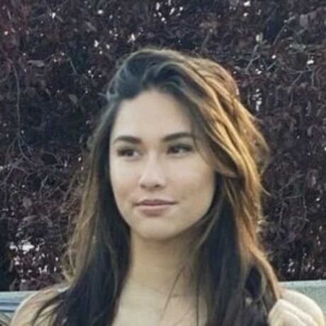 Sarah Decker desnuda onlyfans