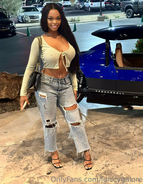 juiccygalore onlyfans nude pics